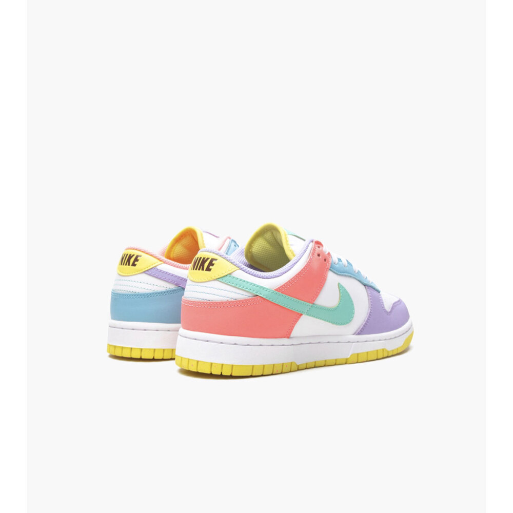 NIKE DUNK LOW SE WMNS Easter